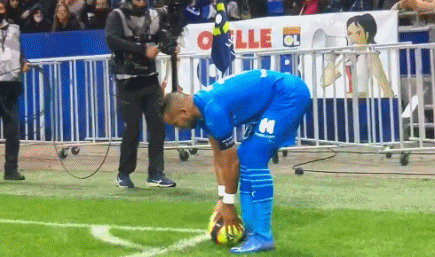 特里：我肯定同意萨拉赫的说法，他已经成为利物浦的替罪羊