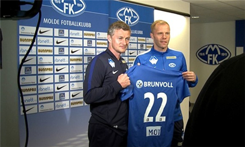 前意甲裁判谈DV9点球被吹：他和防守球员互有拉扯，都不犯规（前意甲裁判评DV9点球被取消：与后卫互相拉扯，均不构成犯规）