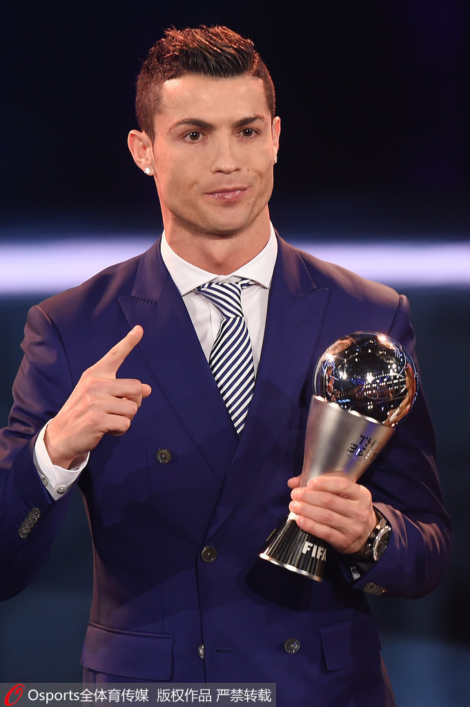 2025中足联颁奖会：泰山外援卡扎伊什维利获中超最佳球员（2025中足联年度颁奖：泰山外援卡扎伊什维利荣膺中超最佳球员）