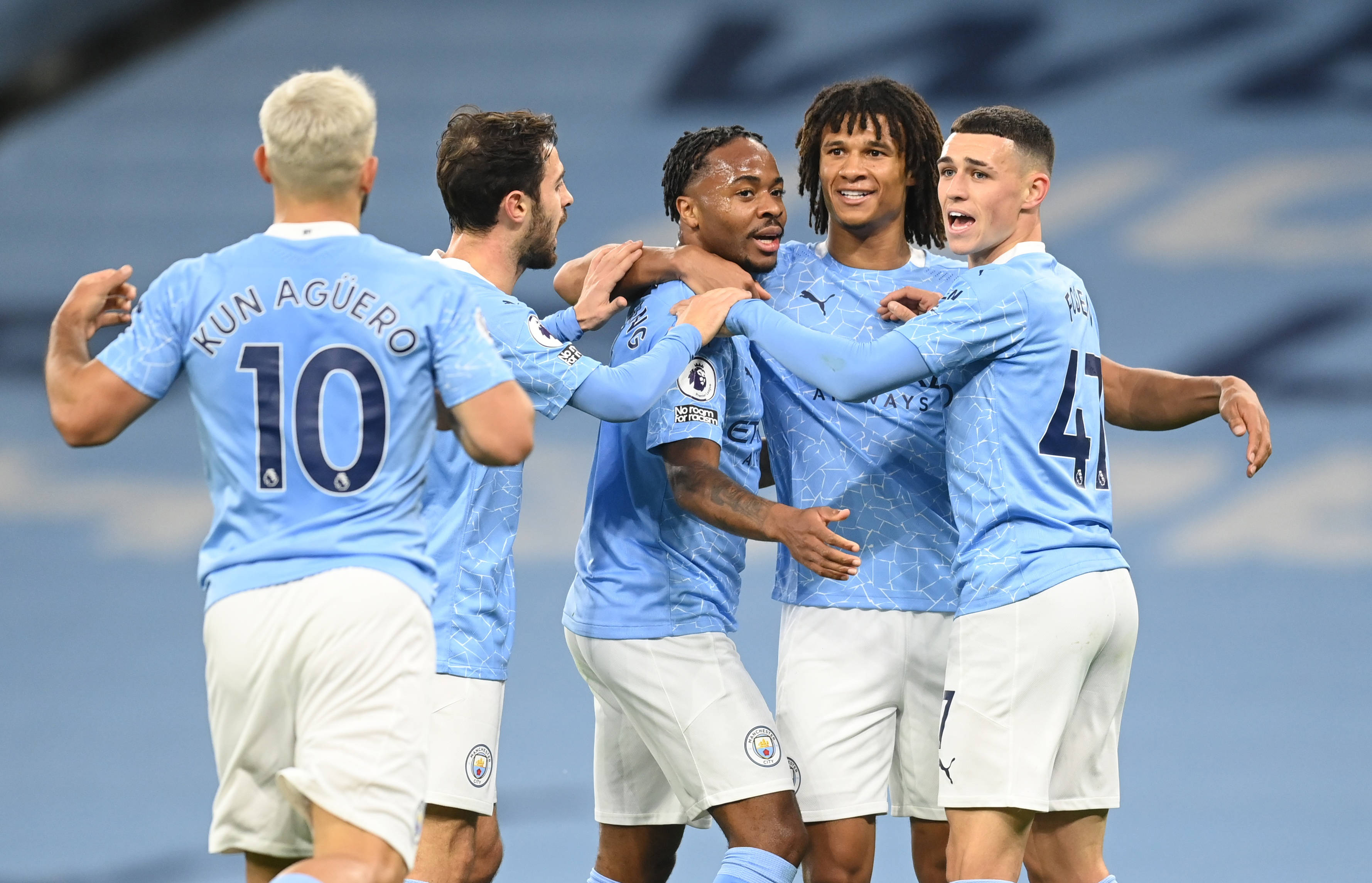 有人跪地不起，有人仰天怒吼（有人屈膝不起，有人仰天长啸）