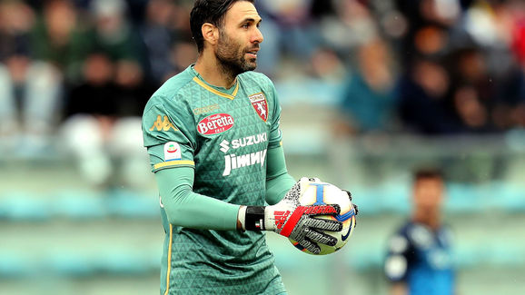 镜报：曼联可能夏窗再追戈麦斯，球员曾说过他想去利物浦（镜报：曼联或今夏再次追逐戈麦斯，此前球员曾表态更向往利物浦）