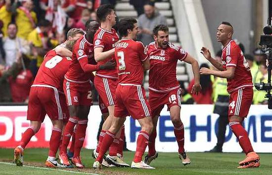 记者：本届世界杯将有半场球员和教练采访，赛前两天开发布会（记者透露：本届世界杯将引入半场球员、教练采访，赛前两日举行发布会）