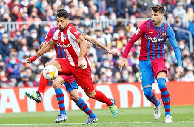 2025中足联颁奖：辽宁铁人队刘伟国当选中甲赛季最佳门将（中足联2025颁奖礼：辽宁铁人刘伟国荣膺中甲赛季最佳门将）