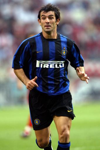 曾经的前场搭档！安东尼和拉什福德拥抱这一刻，你想到了什么？（安东尼与拉什福德相拥：昔日前场拍档这一瞬，你想到了什么？）