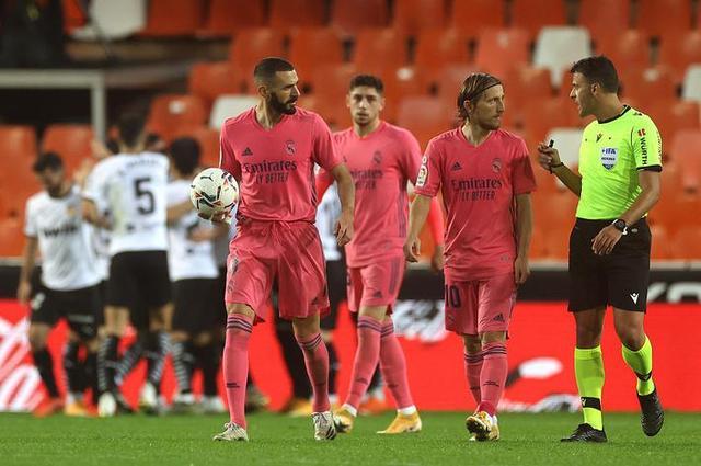 布冯：意大利唯一缺点是偶尔“短路”；无欧战踢是米兰的优势（布冯：意大利唯一瑕疵是偶尔短路，无欧战反成米兰利好）