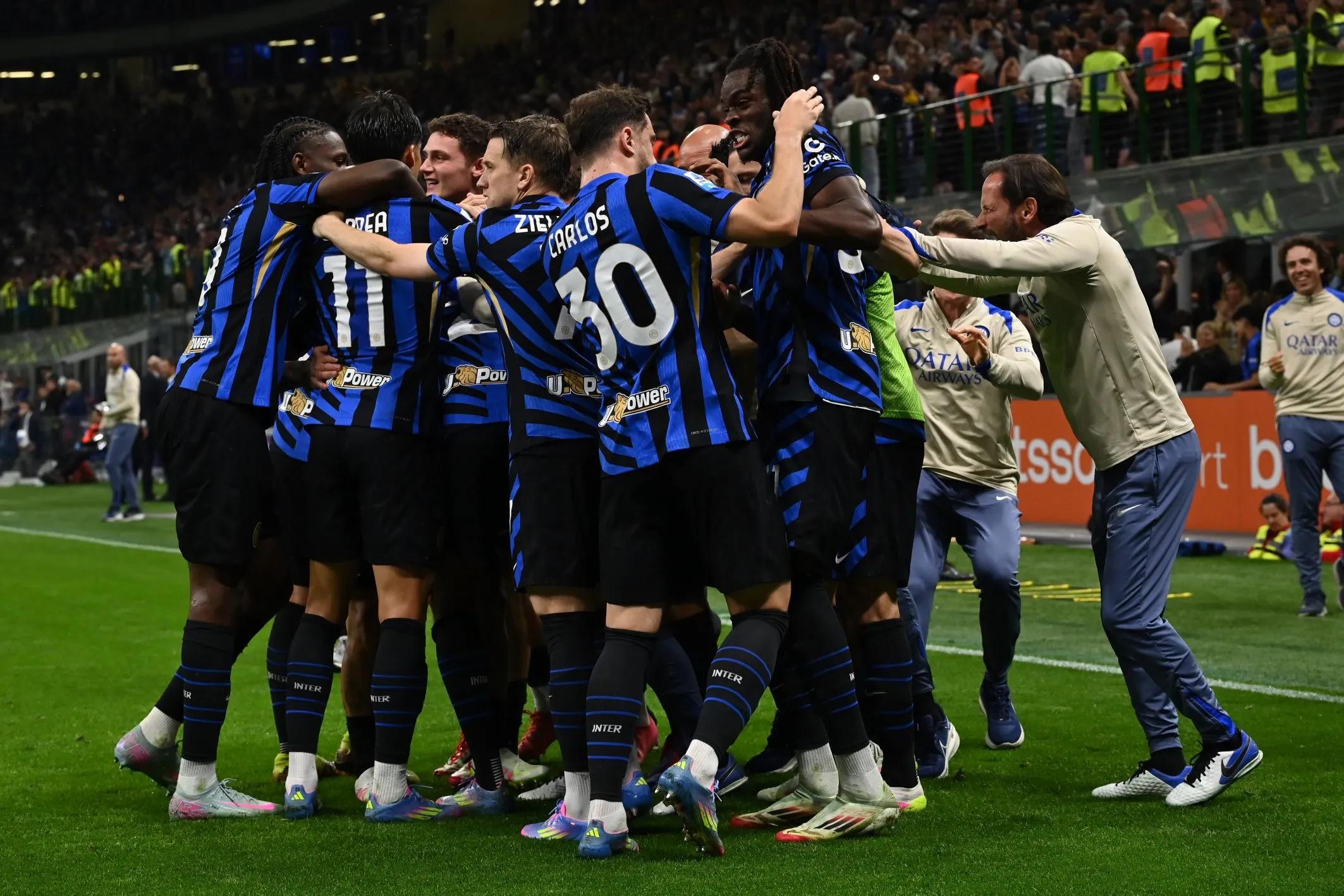 拉比奥出战的4场意甲米兰不败仅丢1球，缺阵7场仅3胜且丢8球（拉比奥在阵的4轮意甲米兰不败仅失1球，缺席7战仅取3胜并丢8球）